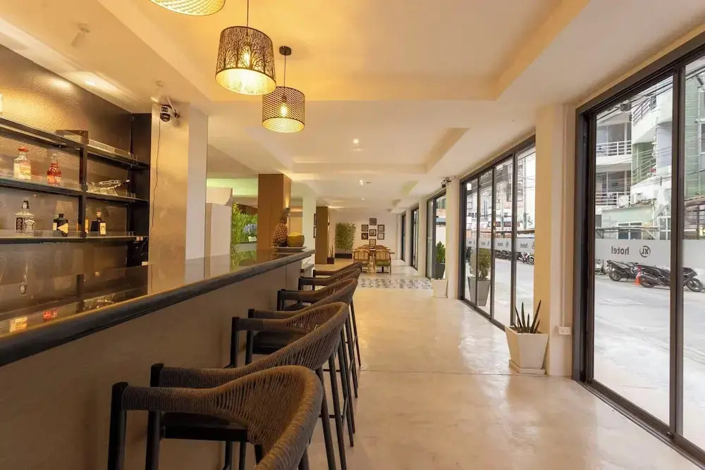 XL PATONG Hotel
