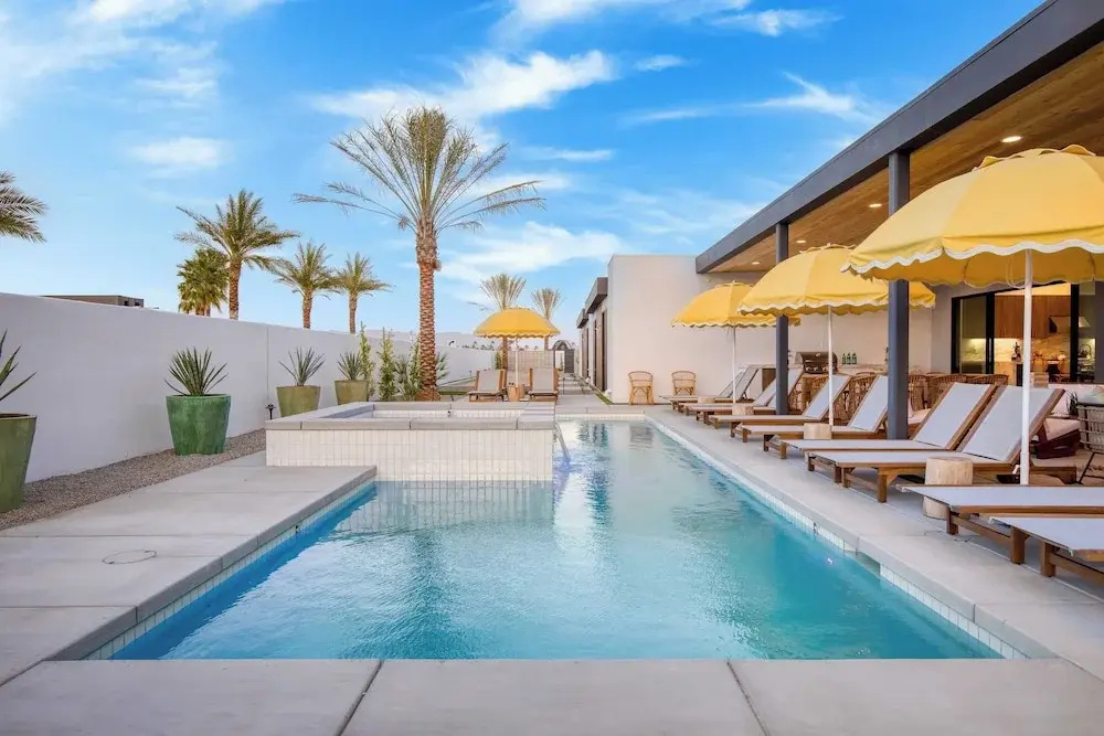 Sleeps 32 2 Villas Pool Putting GreenBocce Polo Villas Amara by AvantStay