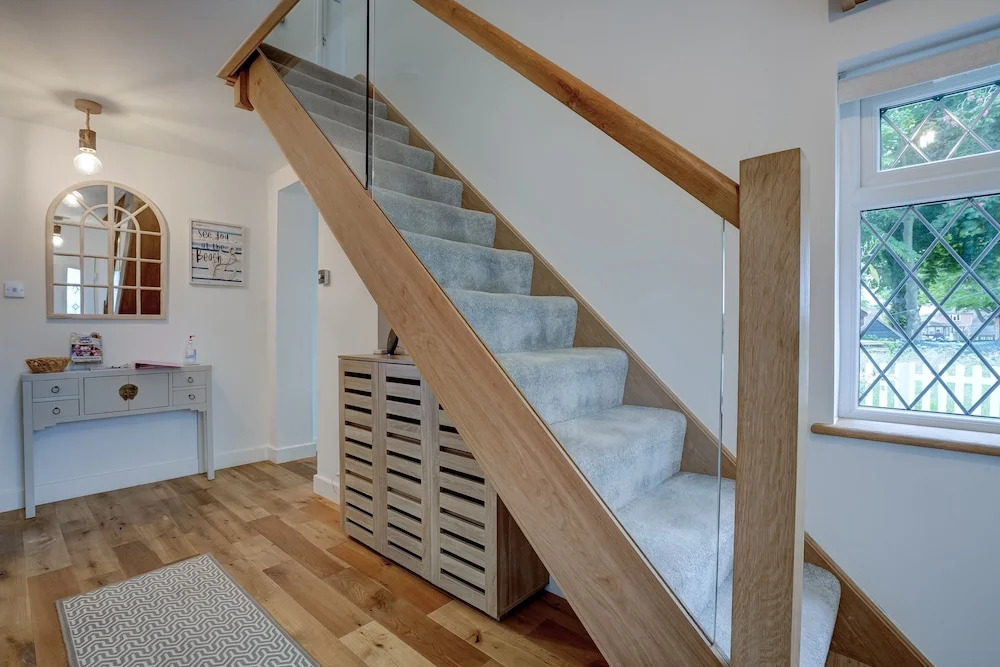 Norfolk Luxe Beach House Sleeps 8 Dog Friendly