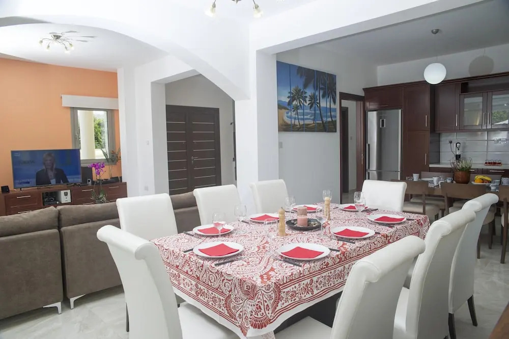 Stunning new Beach Front Villa,1st Line to the Beach, Large Pool, Wonderful Area