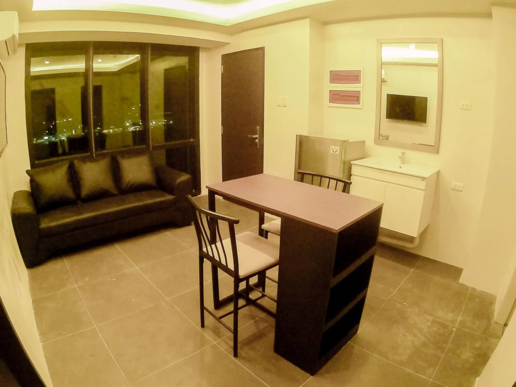 Mabolo Royal Hotel
