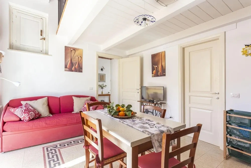Salomone Apartment 15 With Terrace by Wonderful Italy