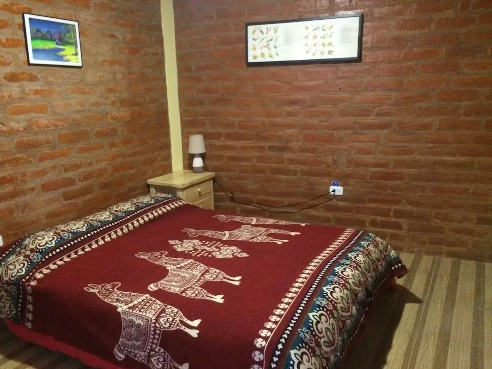 Hostal La Casa Amarilla City