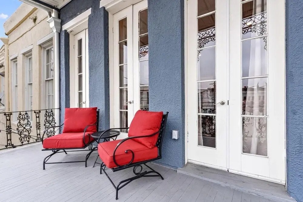 Luxurious Lower Garden District Condo w/ Balcony!