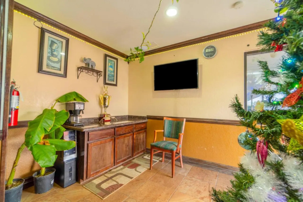 Budget Inn