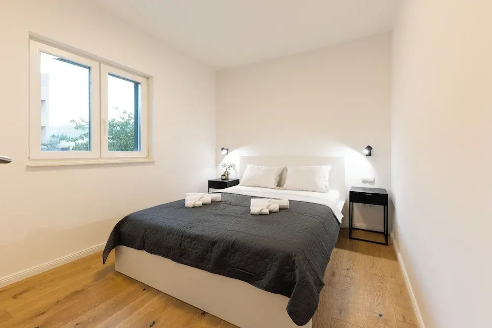 Olive Leaf - Ground Floor Apartment