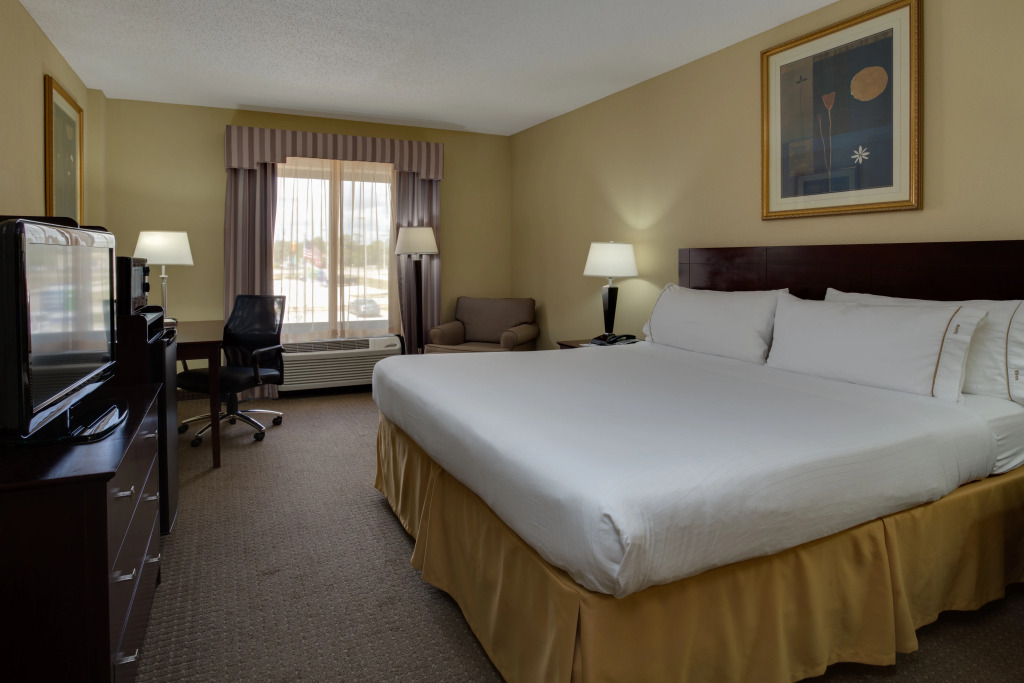 Holiday Inn Express & Suites Sebring by IHG