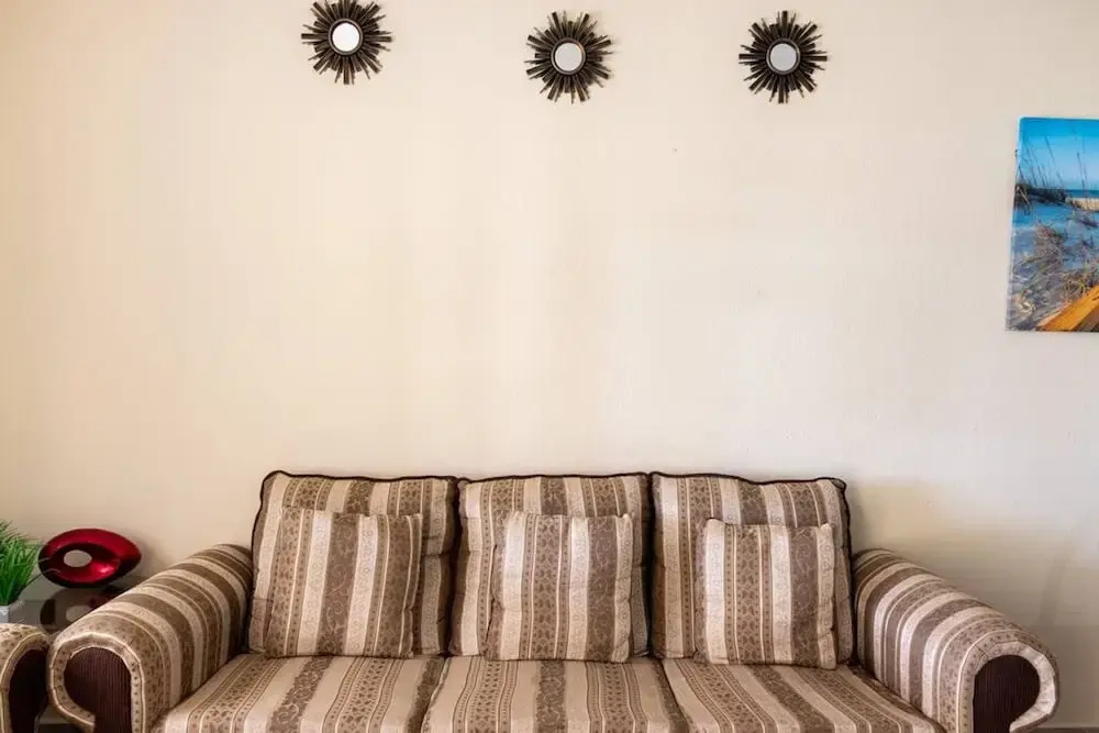 Apartment With Excellent In-town Location 1