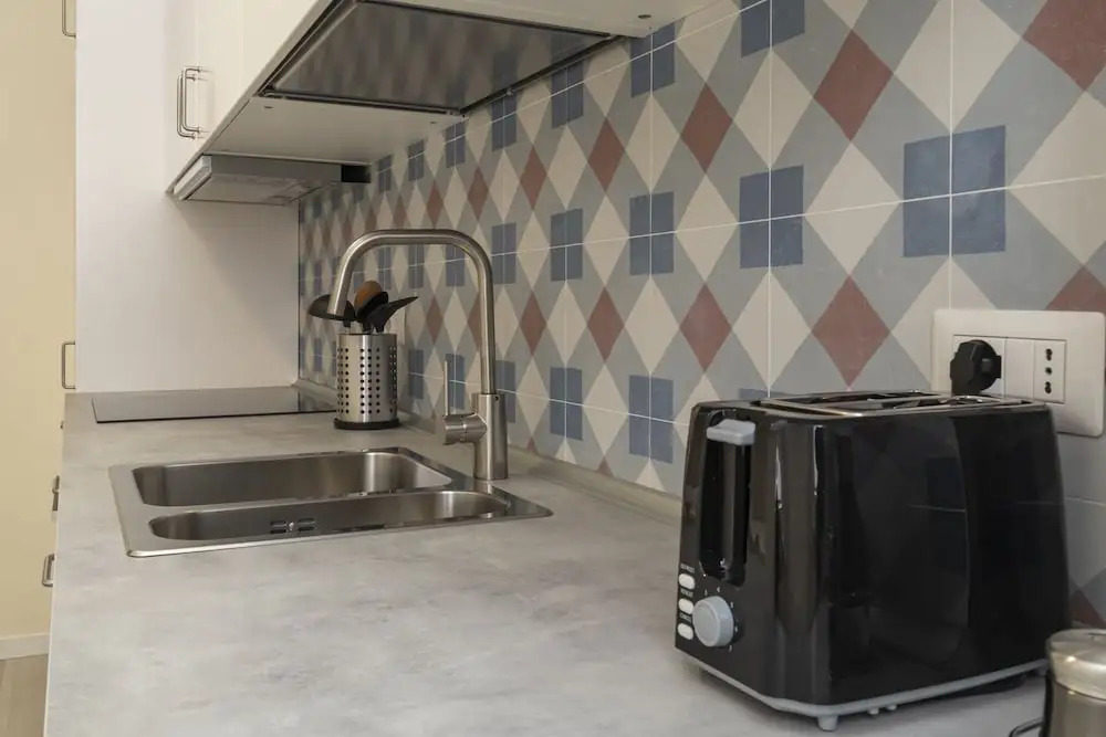 JOIVY Modern 2bed flat with balcony, 250m from M5 Foppa and M2 Sant'Agostino