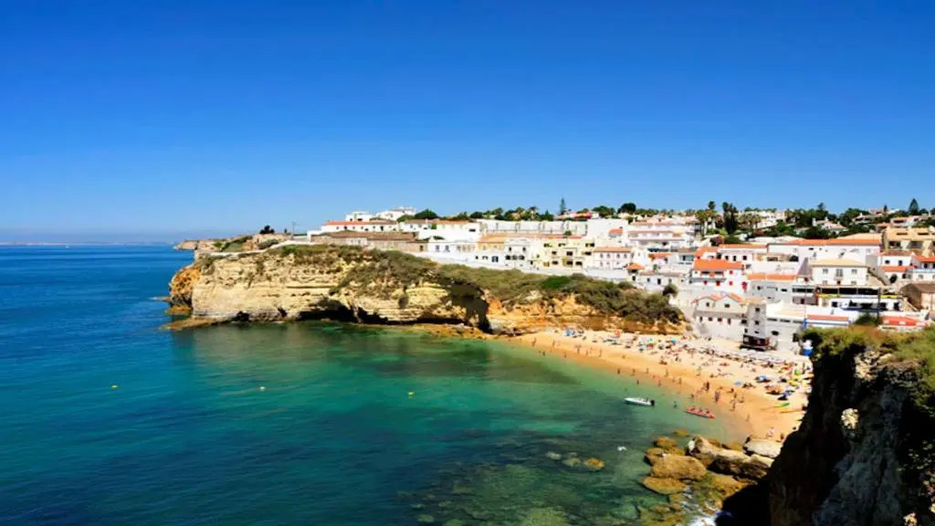 Attractive 3 bedroom Carvoeiro villa with private heated pool in Vale do Milho Air conditioning inc