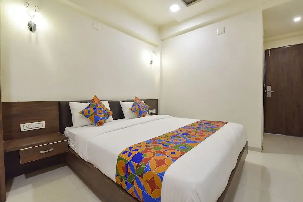Fabhotel A1 Plaza