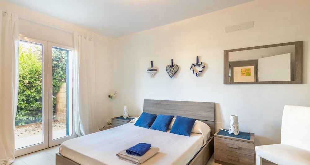 Dolce Mare, Villas