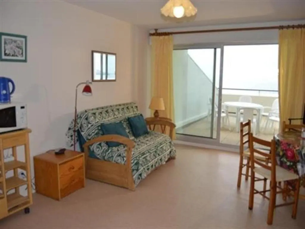 Appartement Saint-Gilles-Croix-de-Vie, 1 pièce, 4 personnes - FR-1-324-46
