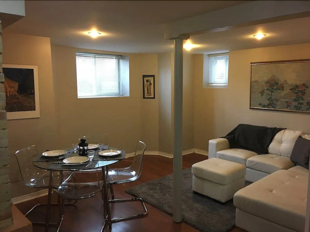 Grand Forest Hill 2BR Hideaway