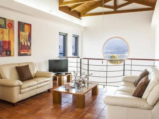 Alma Villa