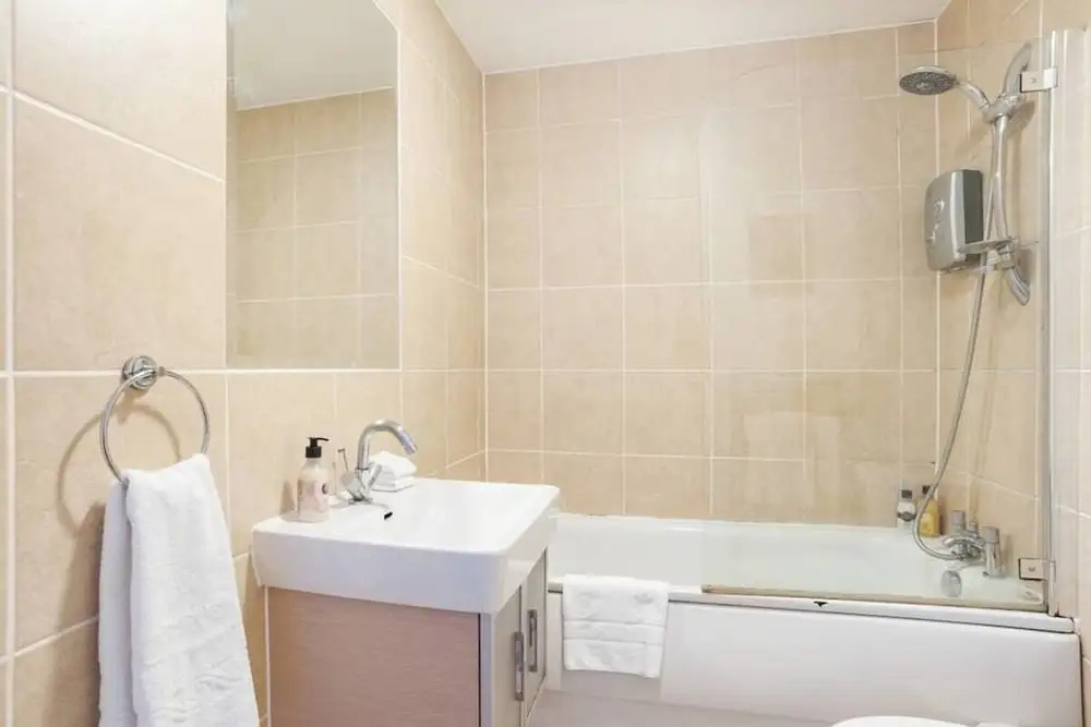 Quirky 1bed Sleeps 4, 10 Mins to Mile End Tube