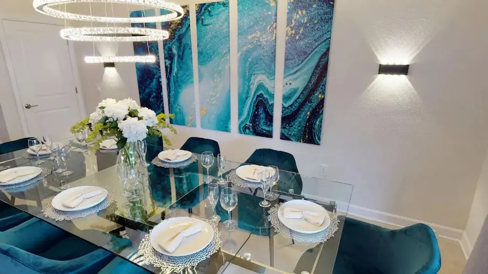 Jewel on Budget Accommodate 20 People