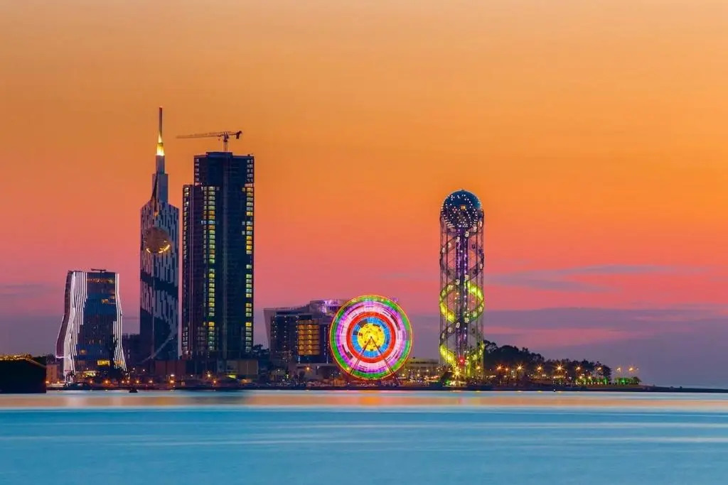 3 bedroom apartment completely -Best Vacation in Batumi