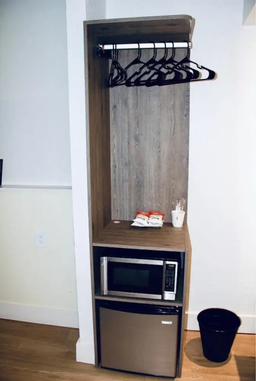 1/1 Condo-hotel With Double bed and Community Pool Miles From Disney!