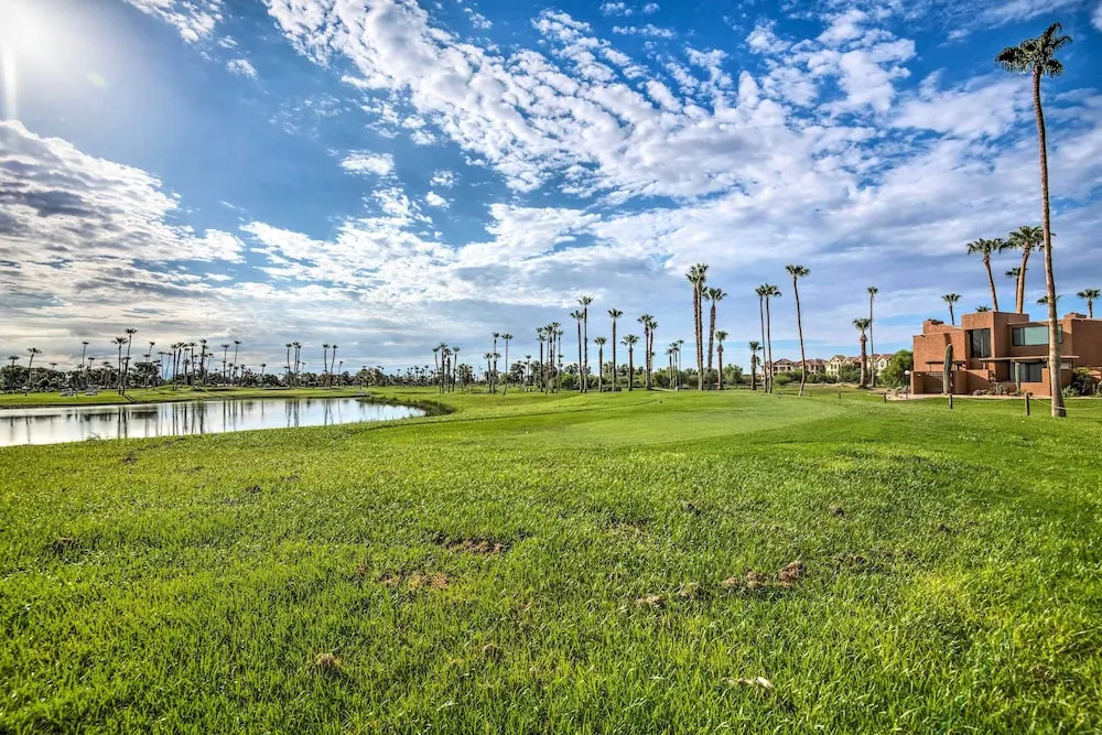 3 Mi to Old Town: Scottsdale Condo w/ Pool & Lake