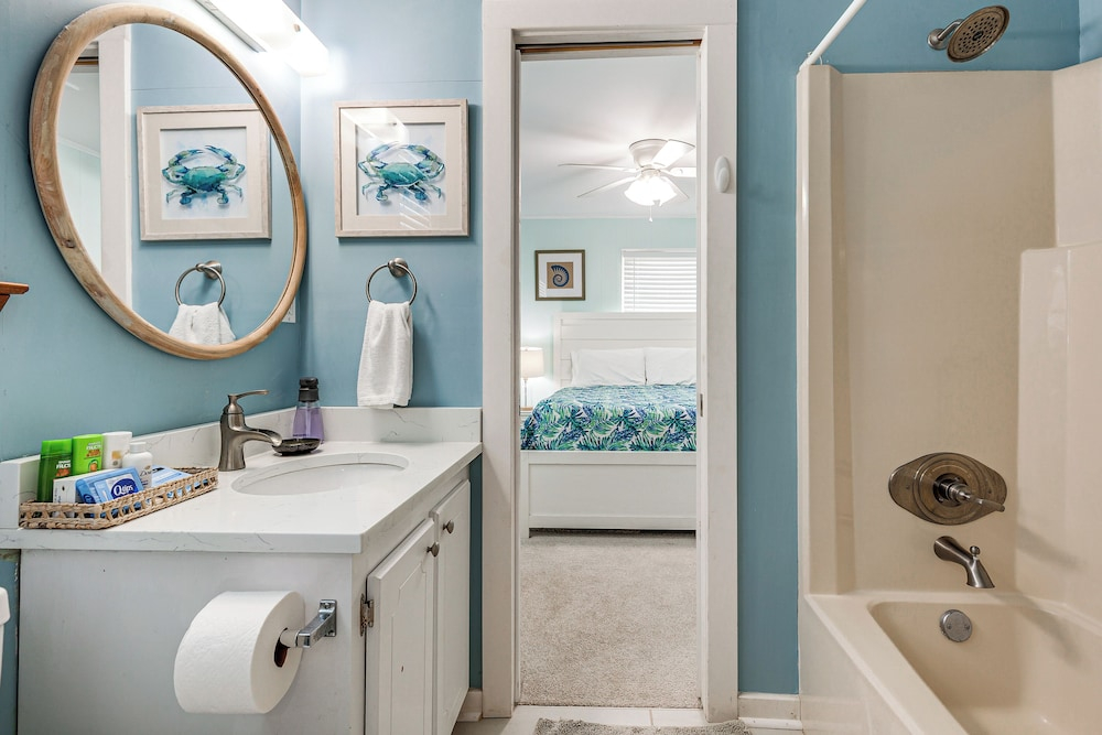 Waterfront Dauphin Island Home w/ Deck & Boat Dock