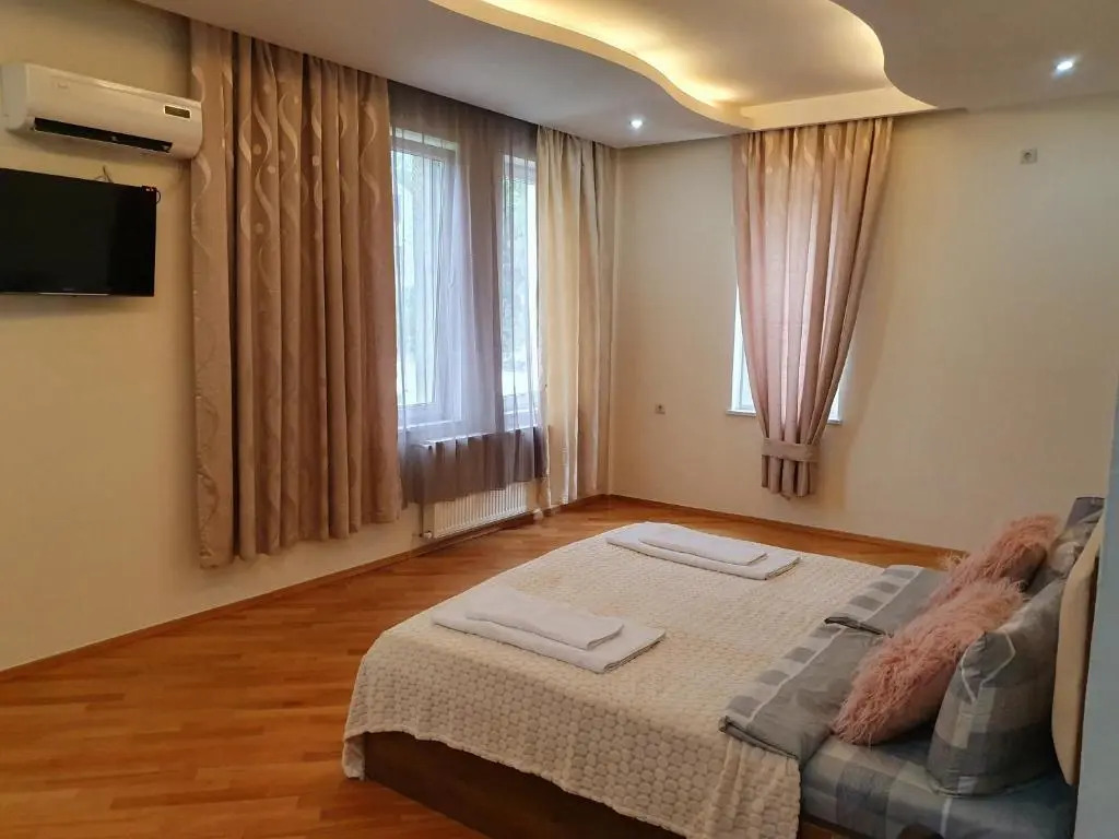 Cosy House with Private Pool and Barbecue Place