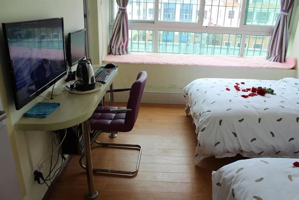 Longhua Zeyuan Hotel