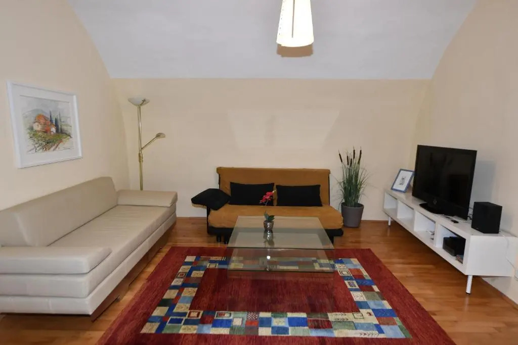 Apartments Alter Platz