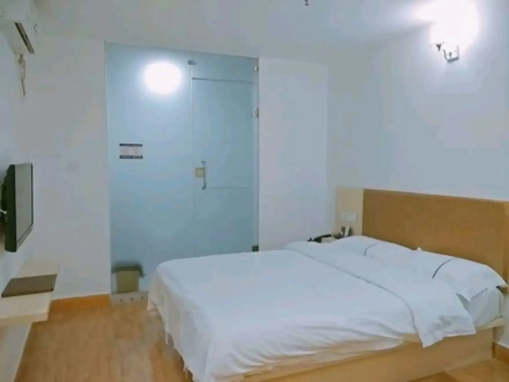 OYO 8016 Qiao Jia Business Hotel