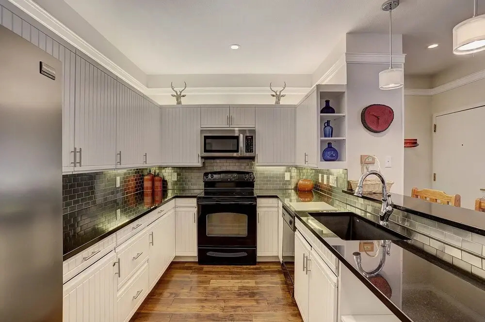 2721 Chateaux DMont by RedAwning