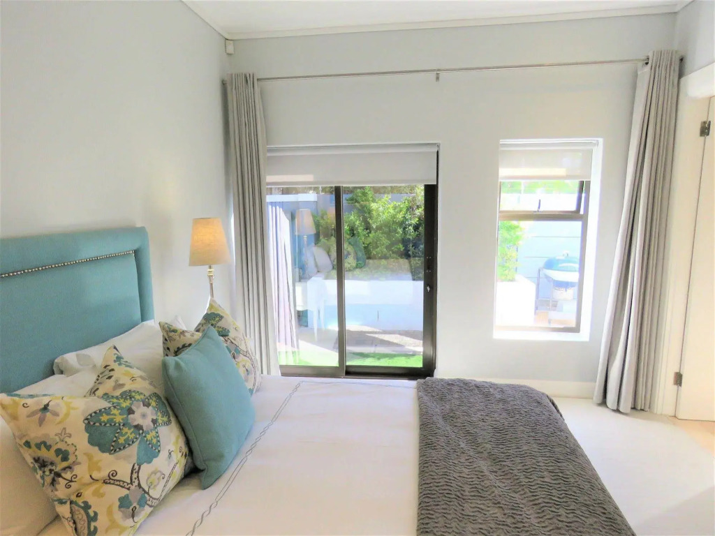 OCEAN BREEZE SUNSET BEACH - Boutique Guesthouse - Cape Town