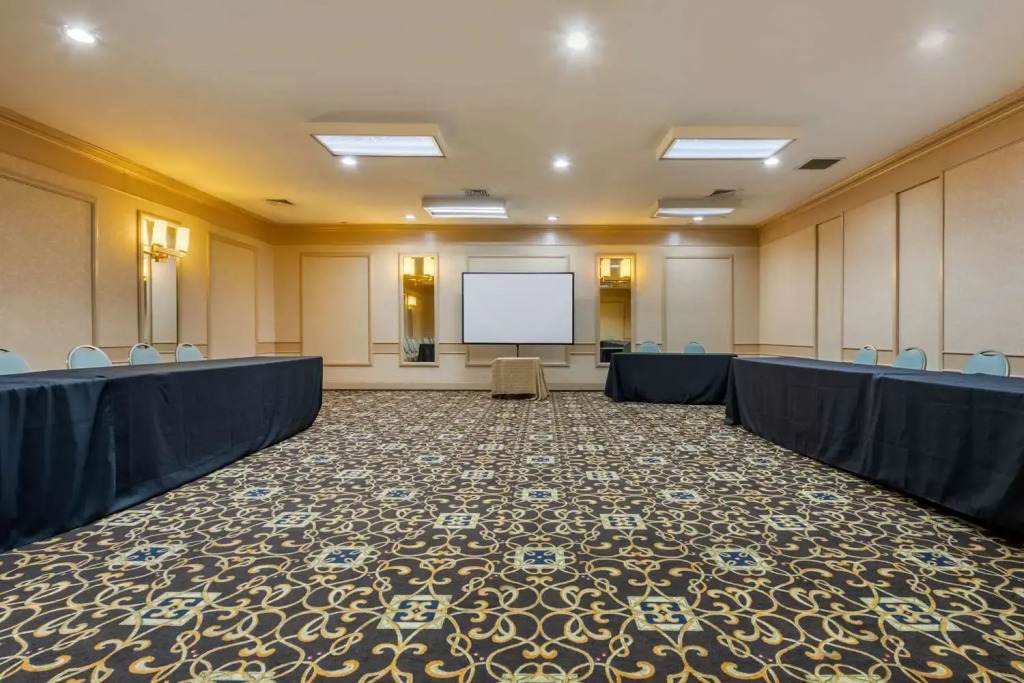Clarion Hotel Conference Center New Cumberland