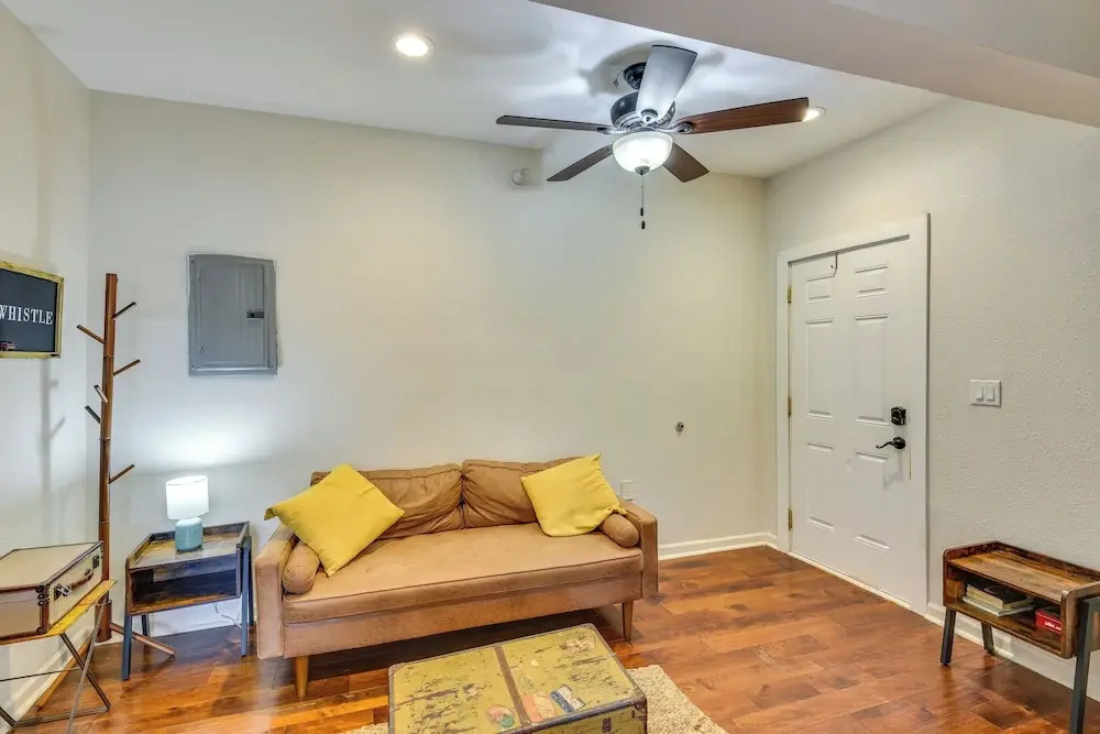 2 Mi to Warren Dunes - Bright Sawyer Apartment!