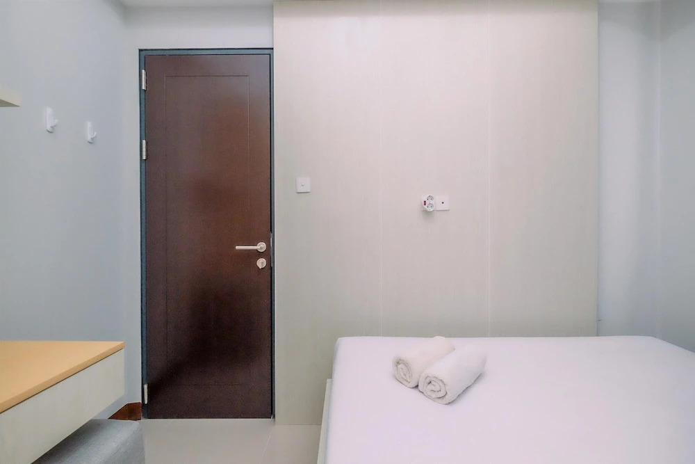 Comfortable And Simply Look 2Br Royal Heights Apartment