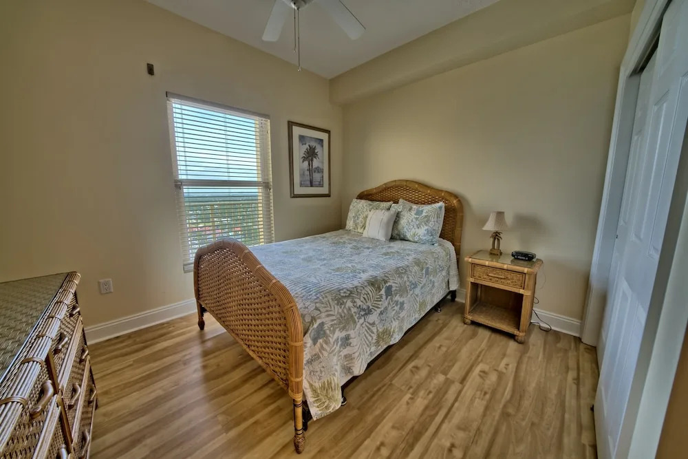 Luxurious Tropical Condo with Breathtaking Gulf View - Unit 2006 by RedAwning