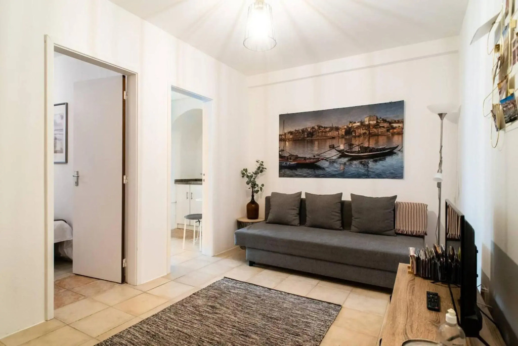 One bedroom appartement with wifi at Porto 3 km away from the beach