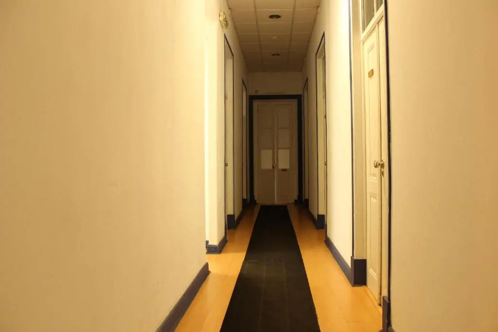 Le Penguin Hostel