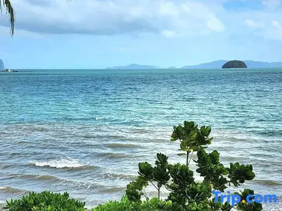 Luxury Beachfront AMANA Villa 4 Br at Ta-Ke Residence A