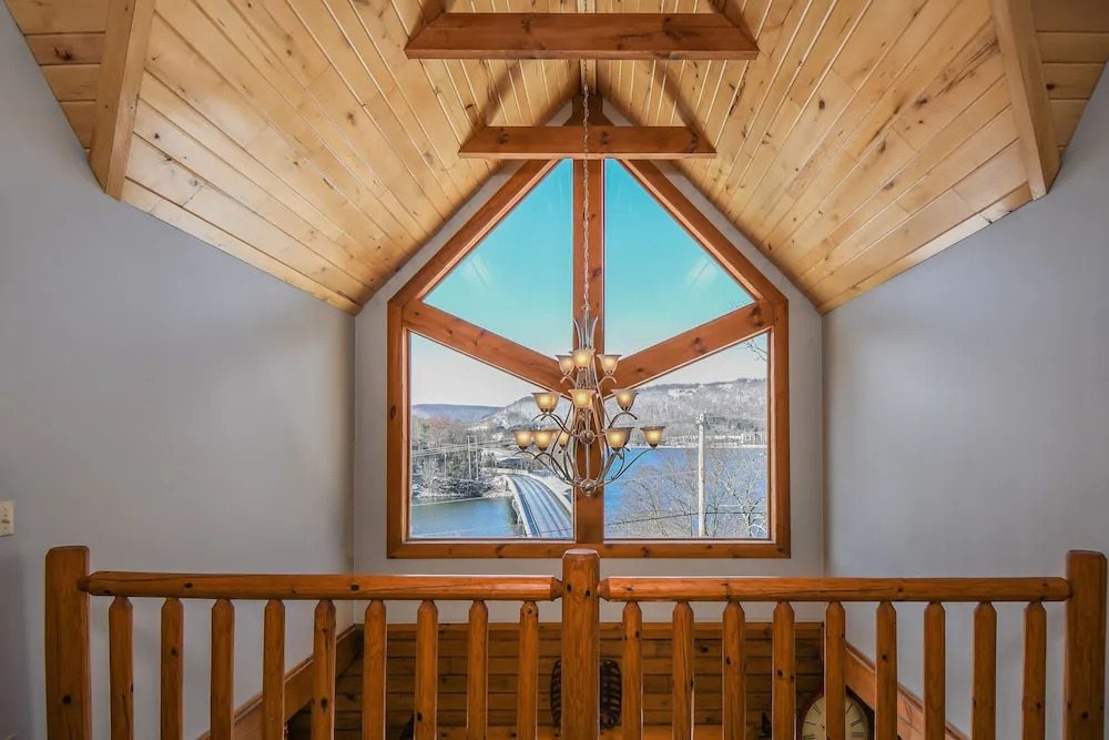Pinnacle Retreat 5 Bedroom House