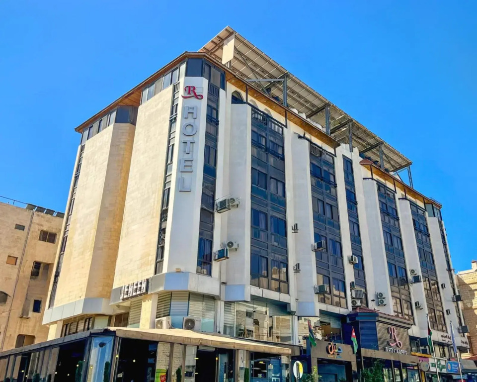 Red Carpet Hotel & Suites