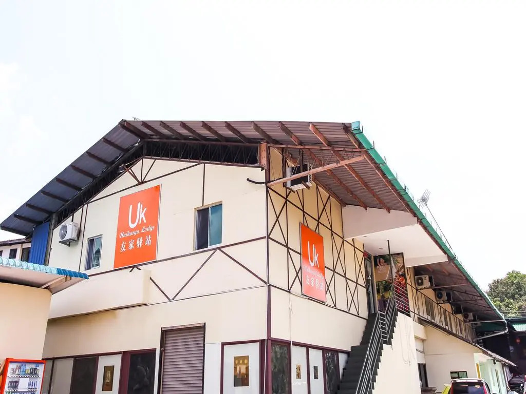 OYO 44066 Unikarya Lodge