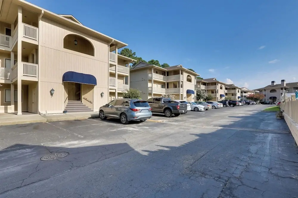 5 Mi to Cherry Grove Beach: Dog-friendly Condo!