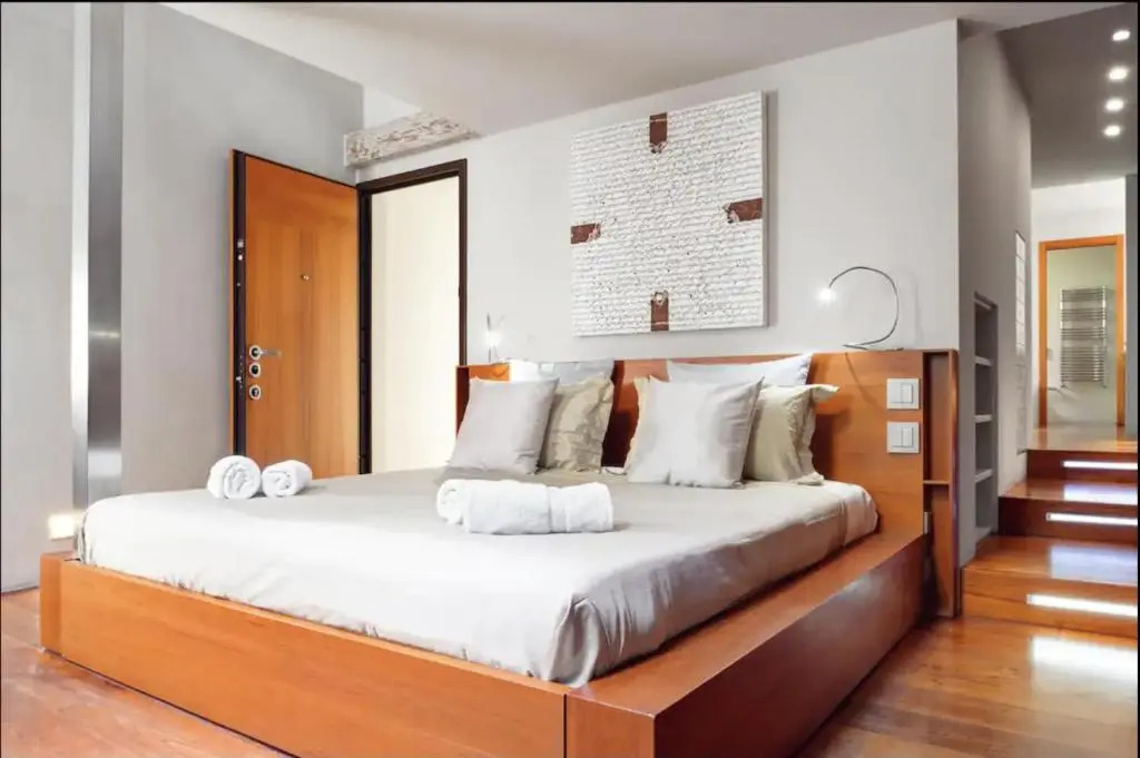 Unique Penthouse 10 Steps from Duomo