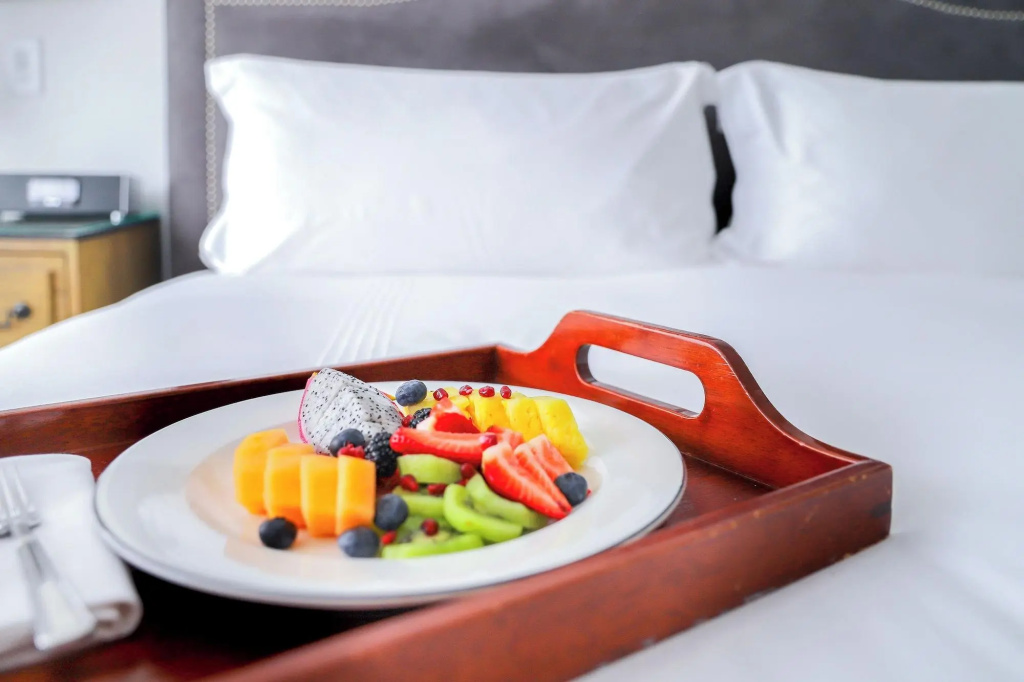 Nautilus Sonesta Miami Beach