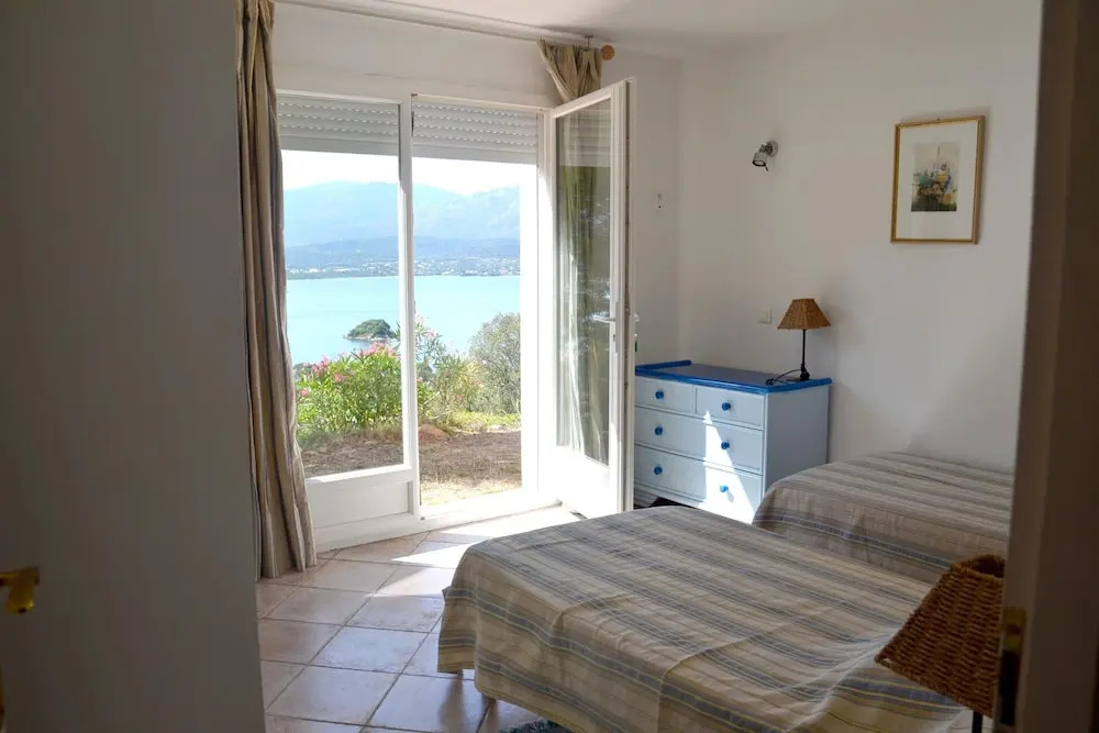 Villa With 4 Bedrooms in Porto-vecchio, With Wonderful sea View, Enclo