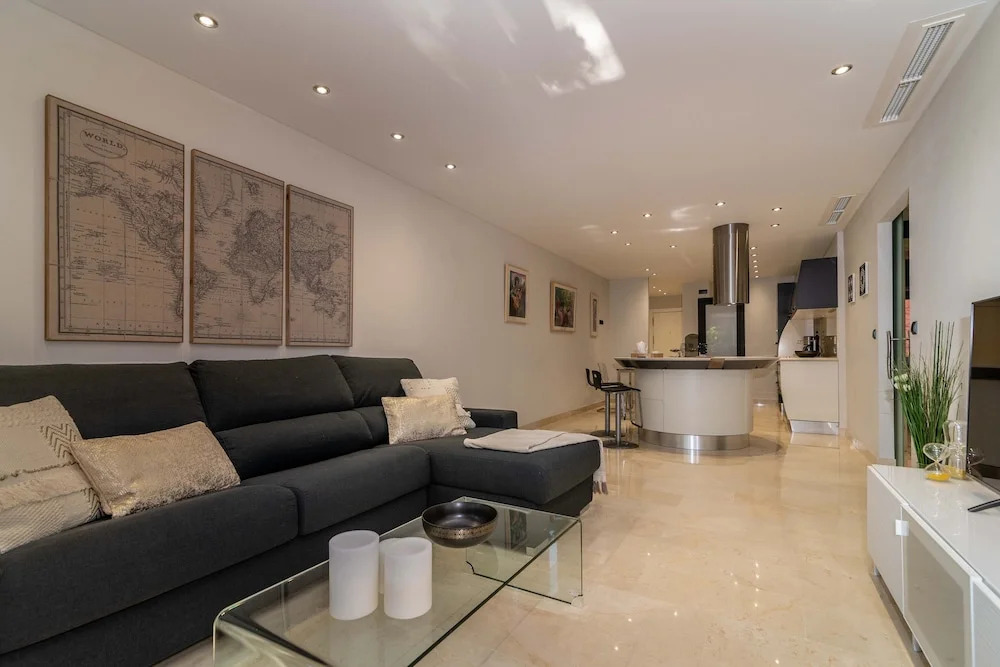 Chic Oasis on the Coast