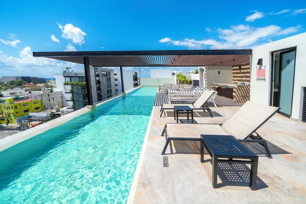 Modern PH with 2 Br & Pool at Arena 509