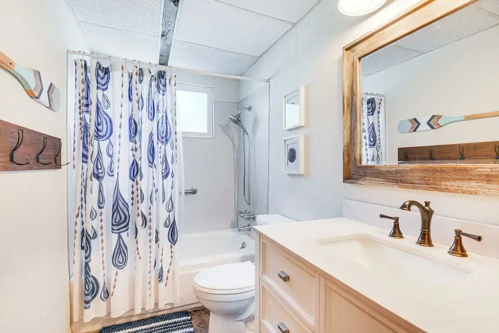 2 Cabins: Group & Family Getaway in Arnold!