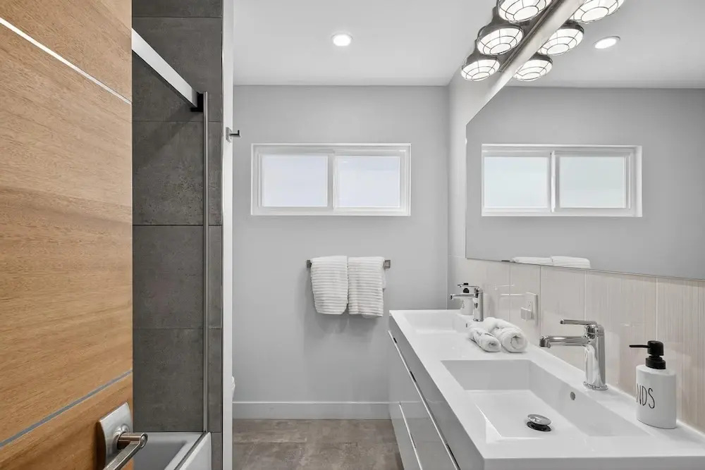 Your Coastal Getaway in Manhattan Beach Awaits