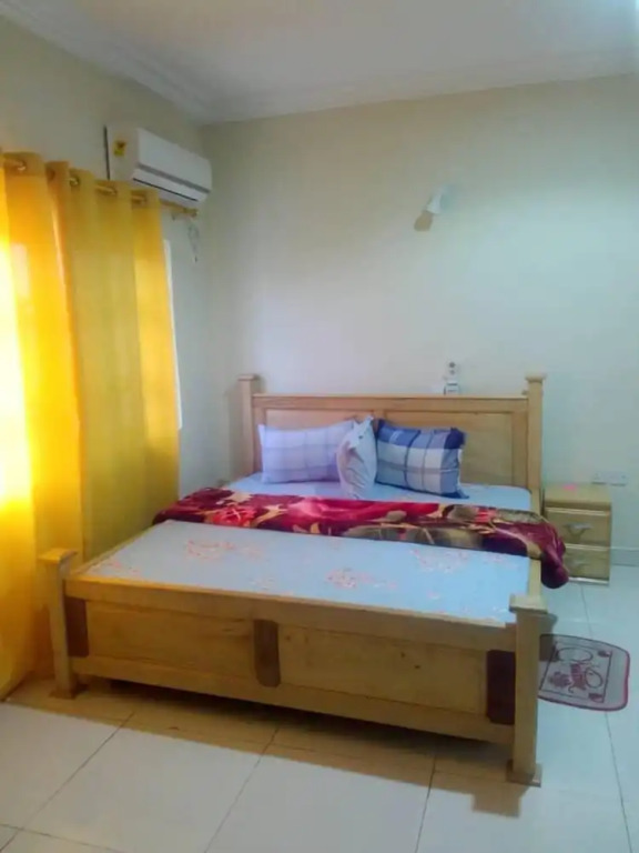 Nyaboa Hotel